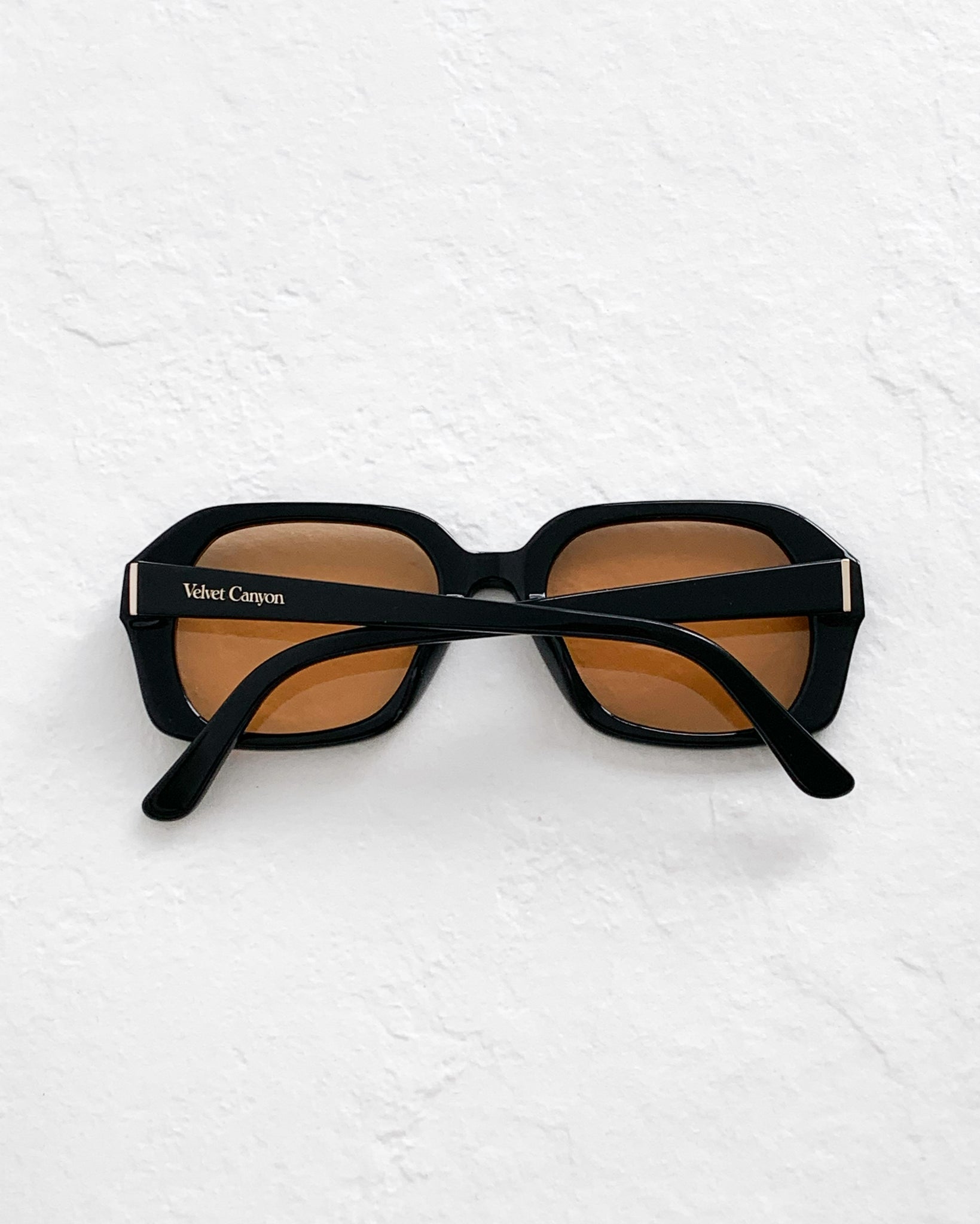 LE CLASSIQUE; Black & Amber