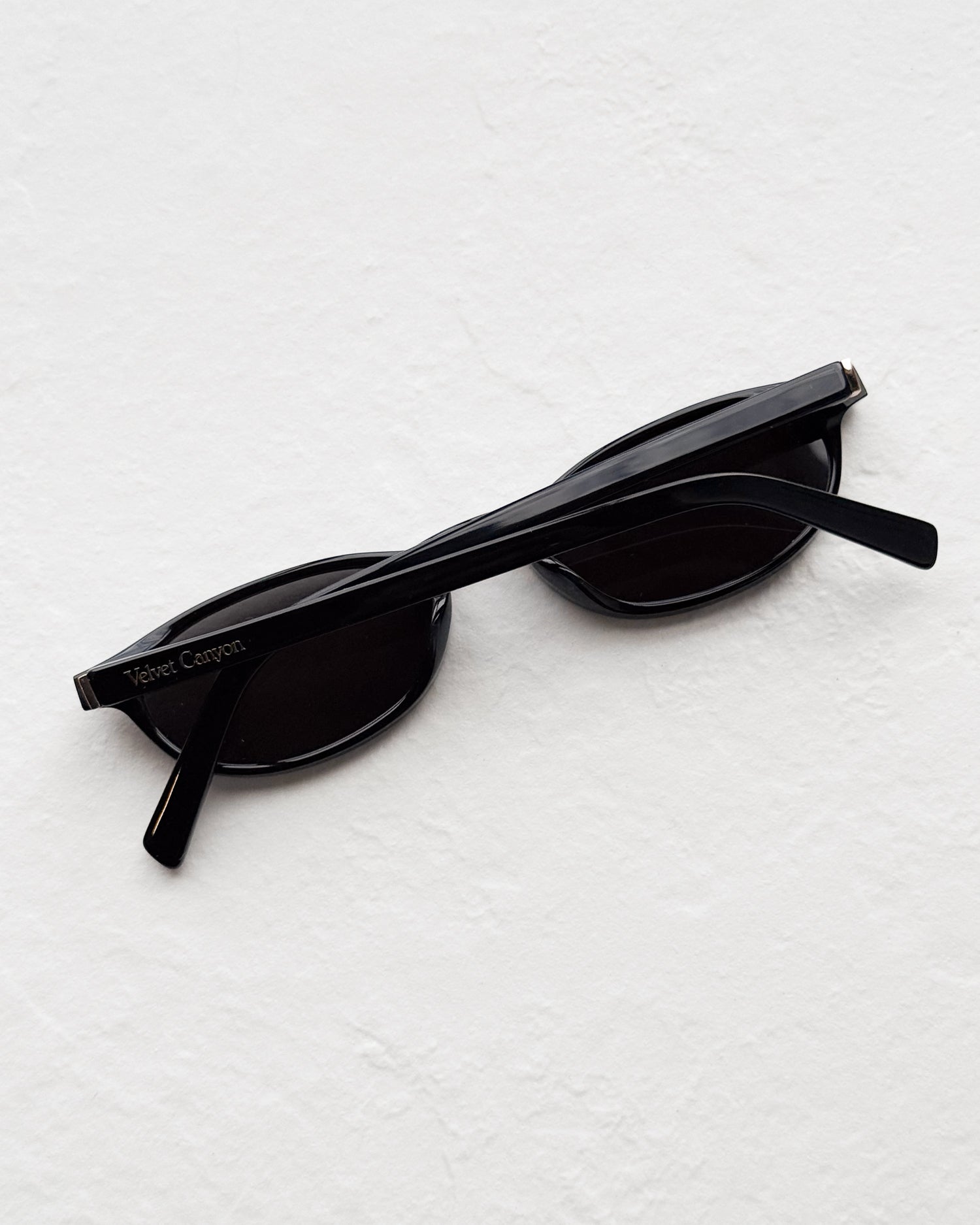 THE VOYAGEUSE in Black