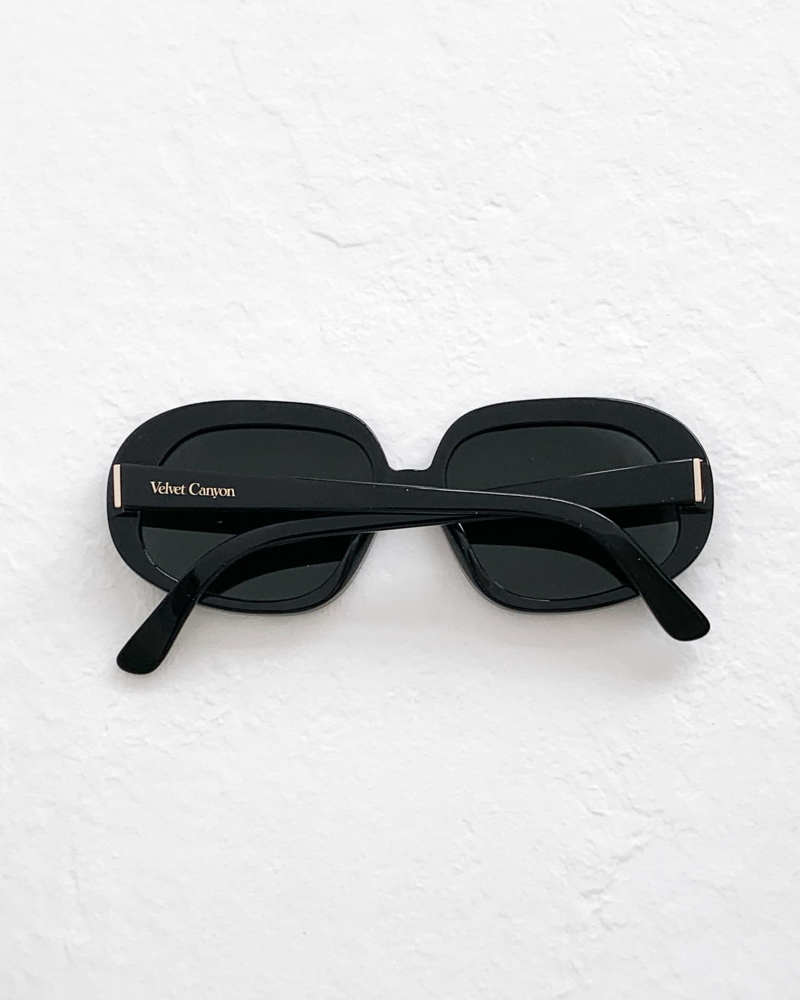 THE HEIRLOOMS; Black