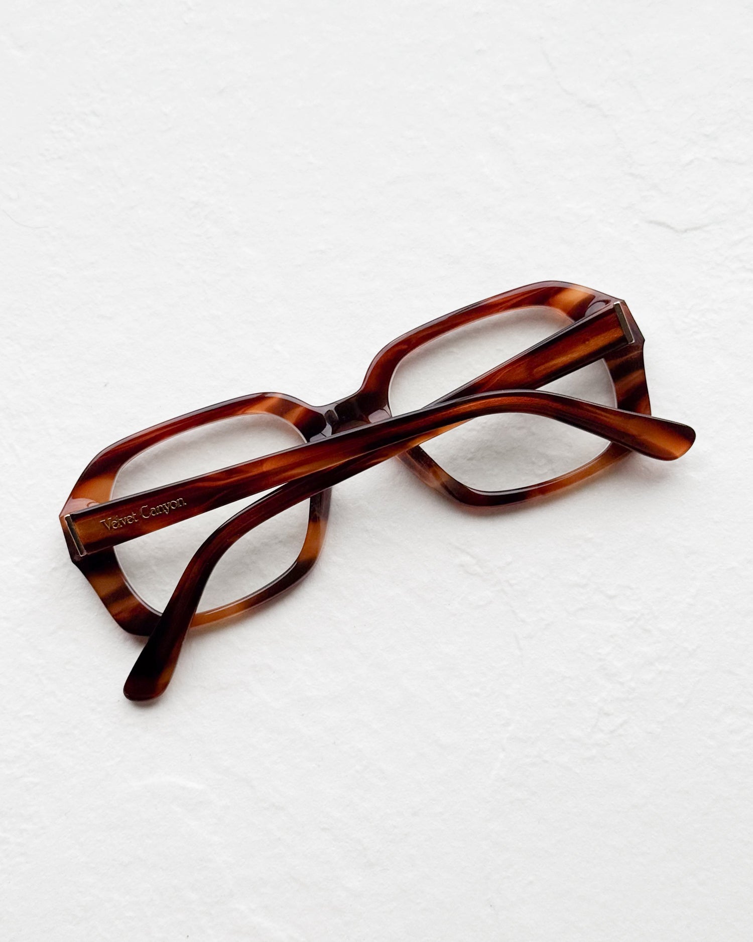 LE CLASSIQUE in Maple & Clear