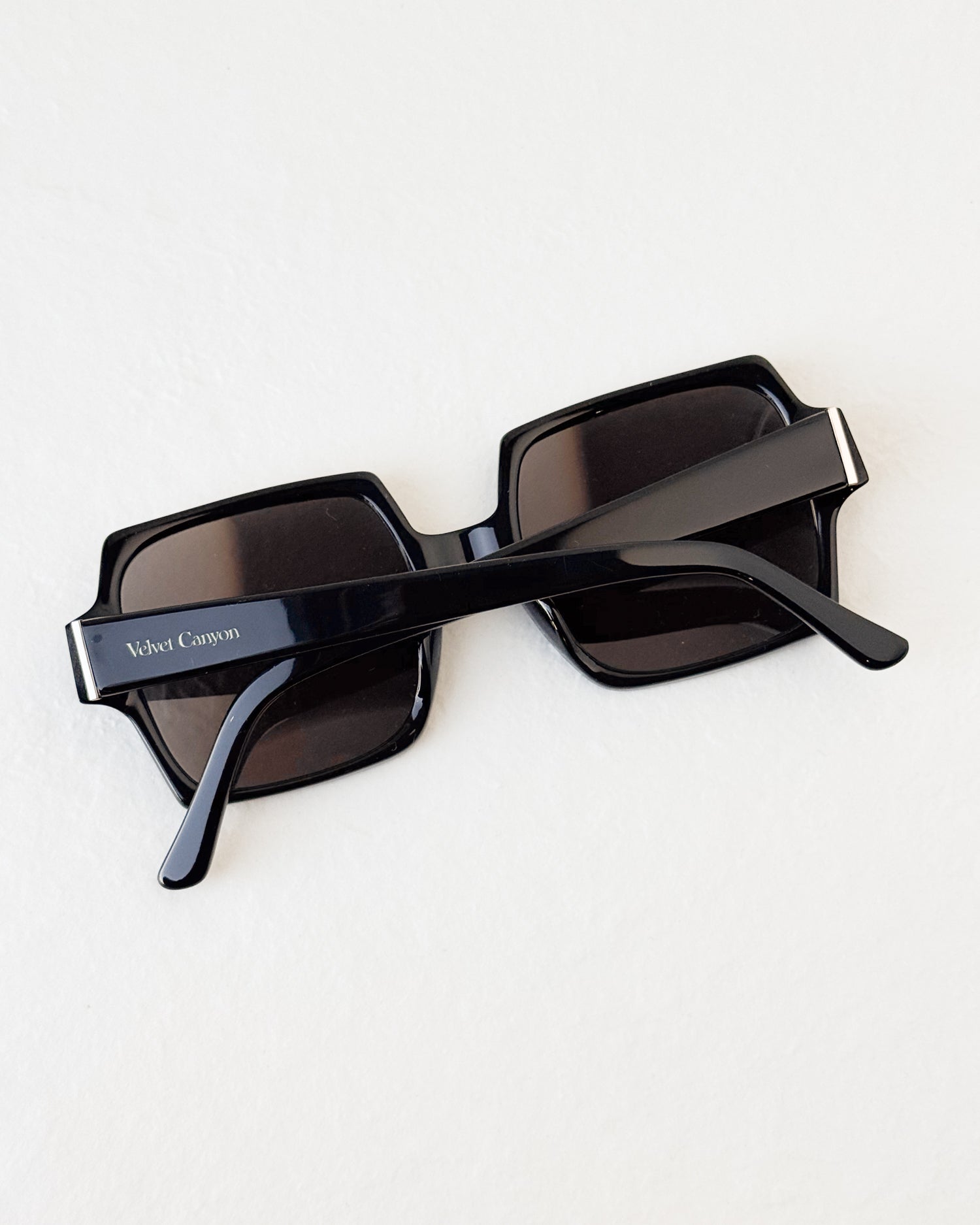 TV EYES in Black
