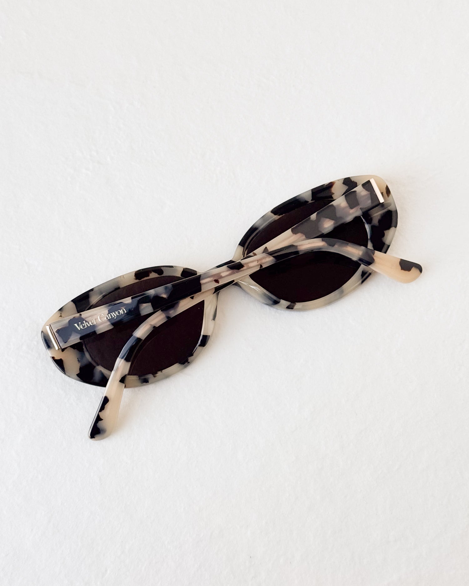 A LA PLAGE in Blonde Tort