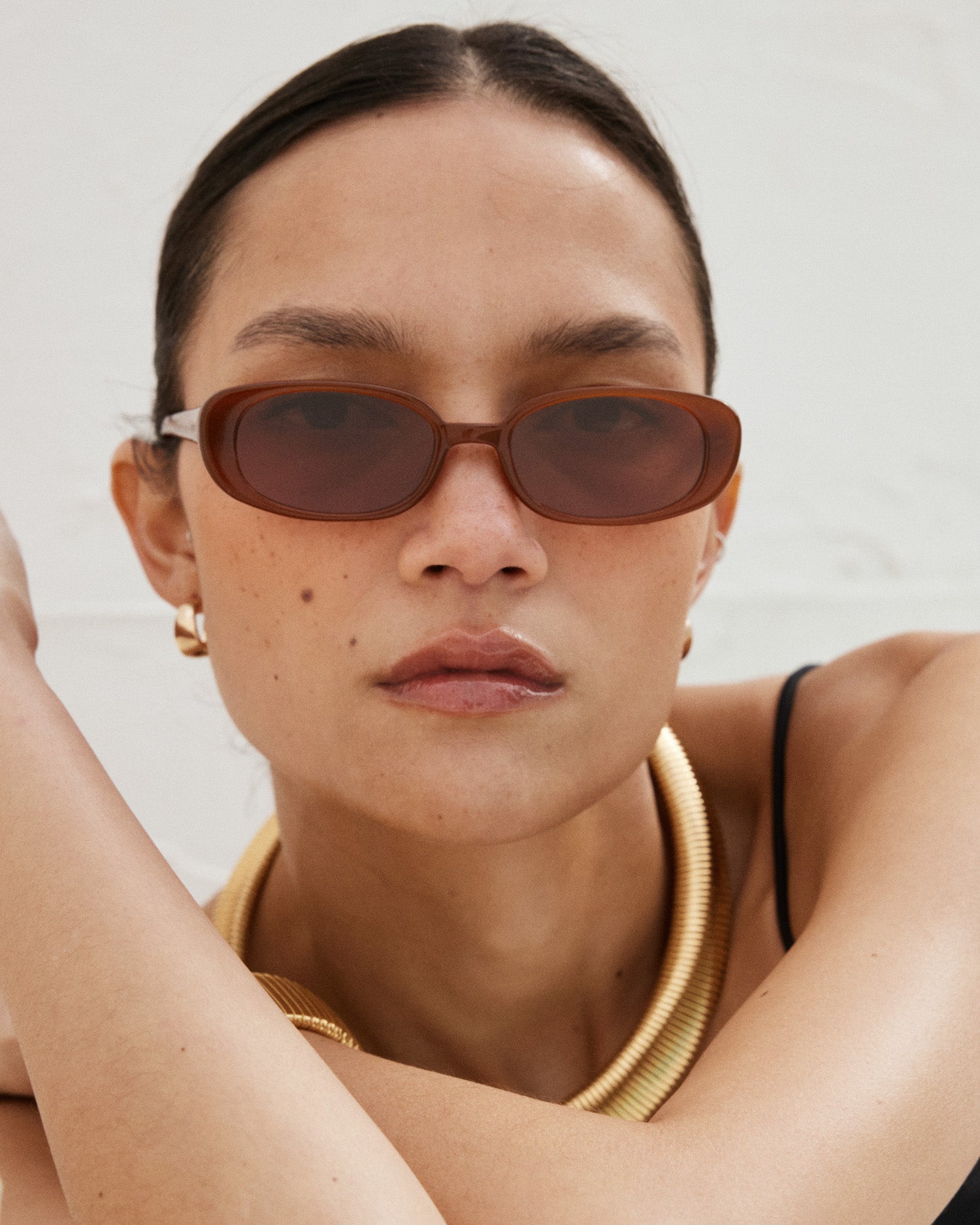 Velvet Canyon The Poet Sunglasses in Chocolate The Noughties main image 4
